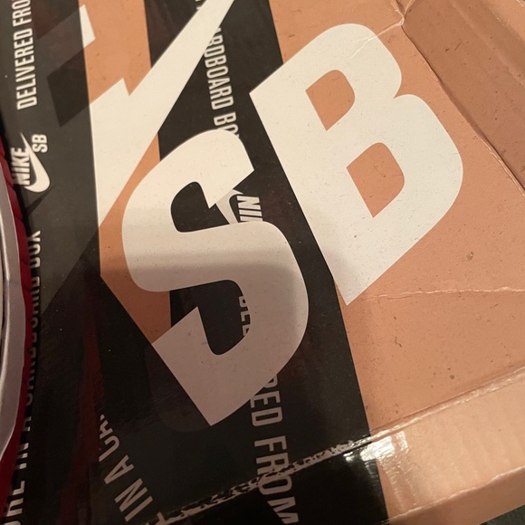 NIKE SB HIGH RISE - Picture 3 of 3